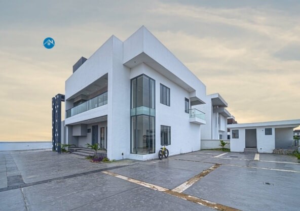 what is a detached house