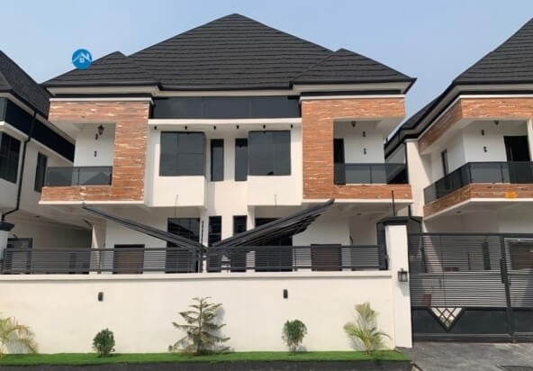 difference between detached and semi detached houses